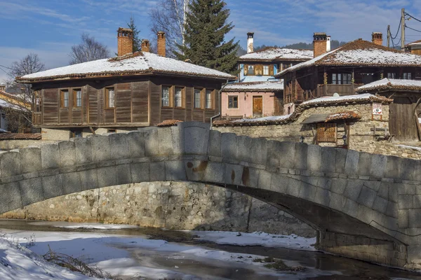 Vue panoramique de la ville historique de Koprivshtitsa — Photo