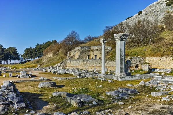 Ancient columns in the archeological area of Philippi, Eastern Macedonia and Thrace — Stock Photo, Image