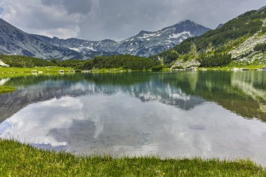 Yansıma Banderishki Kınalı tepe Muratovo göl