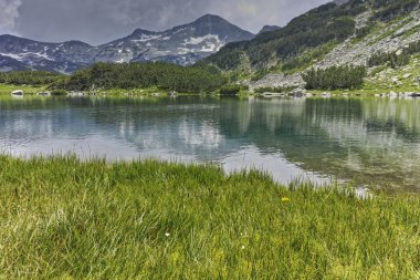 Yansıma Banderishki Kınalı tepe Muratovo göl
