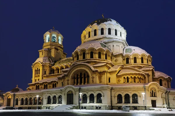 Catedral Alexander Nevsky iluminada con luz amarilla, Sofía — Foto de Stock