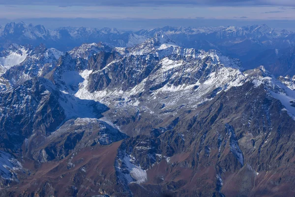 Increíble vista de invierno de los Alpes desde el paraíso glaciar Matterhorn — Foto de Stock