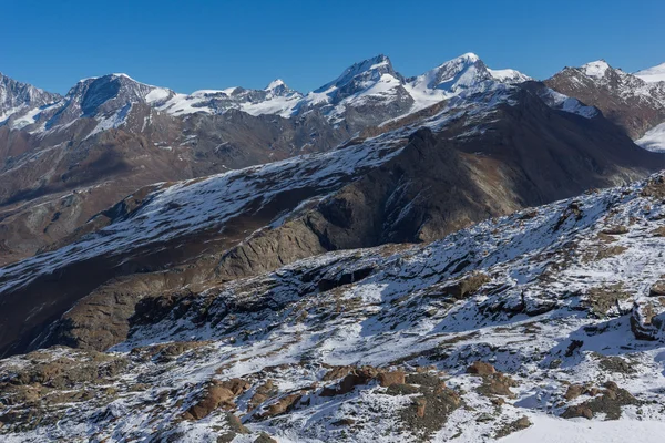 Increíble vista de invierno de los Alpes suizos, Cantón de Valais — Foto de Stock