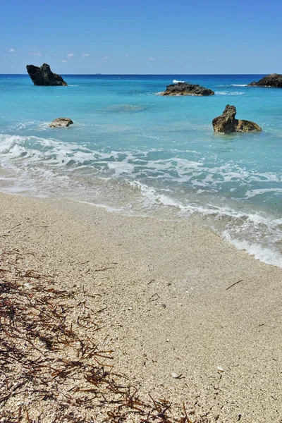 Blue Waters of Megali Petra Beach, Leucade, Îles Ioniennes — Photo