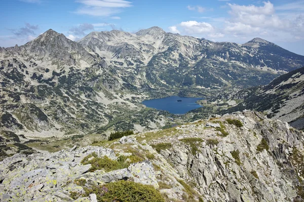 Fantastiska Panorama till Popovo Lake från Dzhano topp, Bulgarien — Stockfoto