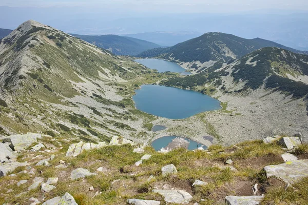 Panorama incrível para lagos Kremenski de Dzhano pico, Pirin montanha — Fotografia de Stock