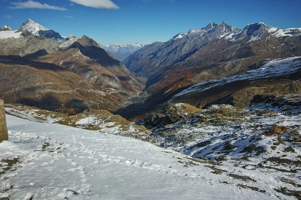 Panoramautsikt över Zermatt Resort, Alperna, kantonen Valais — Stockfoto