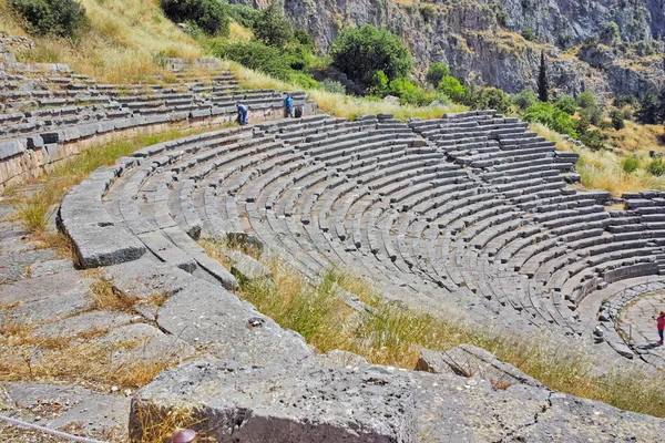 Prachtig uitzicht van amfitheater in oude Griekse archeologische site van Delphi — Stockfoto