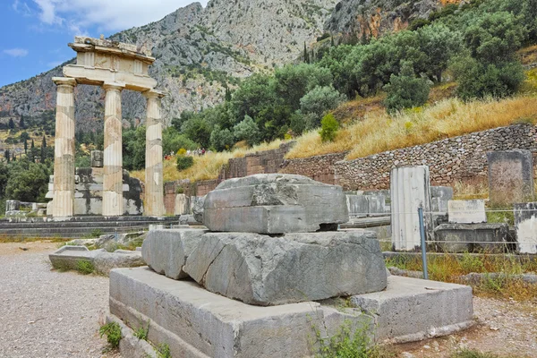 Atenea Pronaia Santuario en el sitio arqueológico griego antiguo de Delphi —  Fotos de Stock