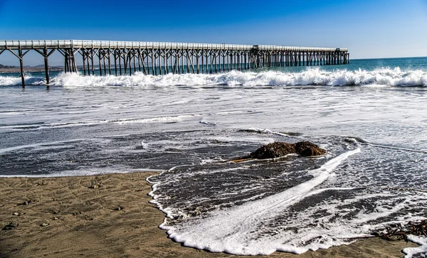 Rising Tide and Ocean Pier — Stock Photo, Image