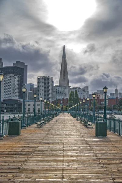 Moody Pier en la Bahía de San Francisco —  Fotos de Stock