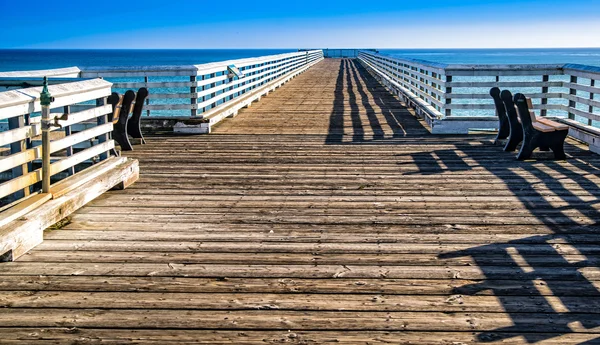 Pier bis zum Horizont — Stockfoto