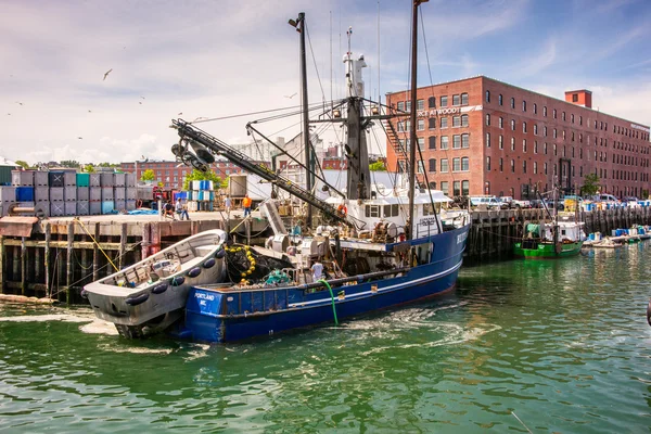 Bateau de pêche au hareng à Portland, Maine — Photo