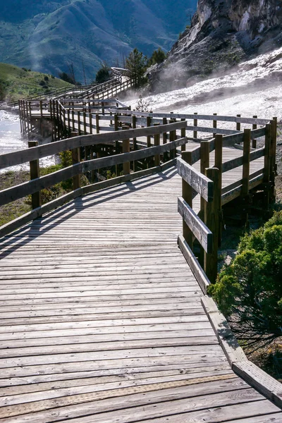 Mammut-Promenade mit heißen Quellen — Stockfoto