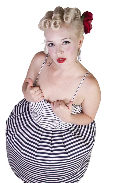 Vrouw in jurk van de pin-up poseren - geïsoleerd — Stockfoto