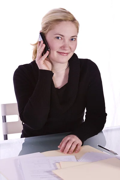 Zakenvrouw op zijn bureau werken — Stockfoto