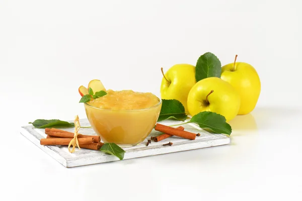 Bowl of apple sauce — Stock Photo, Image