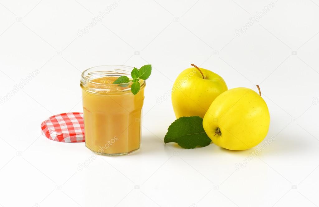 jar of apple sauce