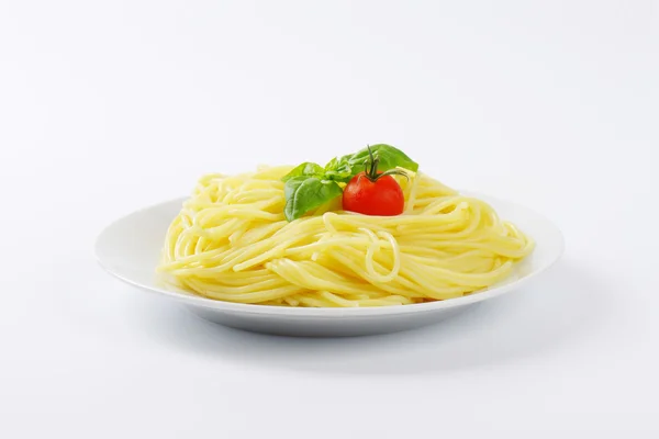 Порция вареных спагетти — стоковое фото