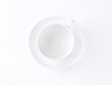 Kahve fincanı ve çay tabağı.