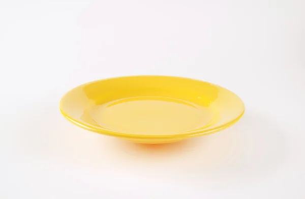 Πιάτο ρηχό κίτρινο — Φωτογραφία Αρχείου