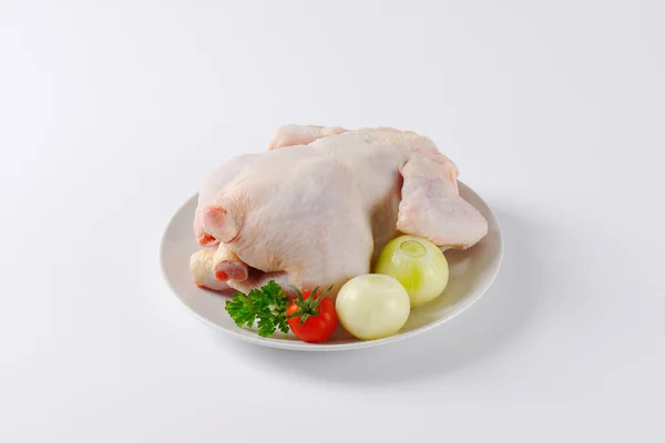 Raw whole chicken — Stock Photo, Image