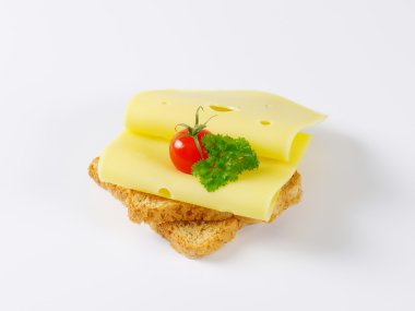 Emmenthaler Peynirli ekmek