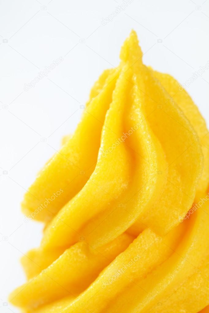 yellow cream swirl