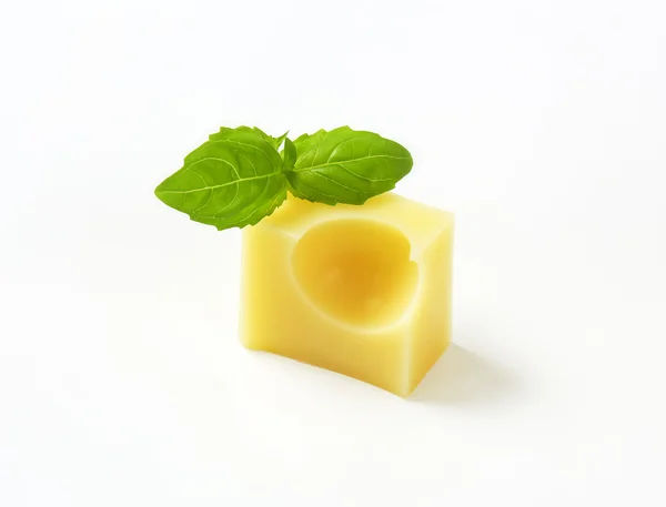 Stuk van Emmentaler — Stockfoto