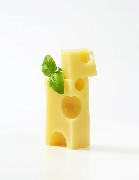 Stukken van Emmentaler — Stockfoto