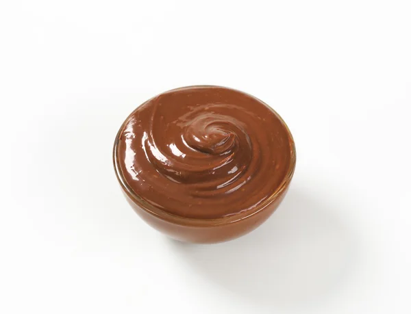 Schale mit Schokoladenaufstrich — Stockfoto