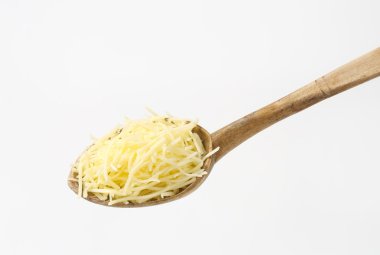 Kaşık rendelenmiş peynir