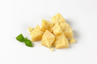 Parmesan peynir parçaları