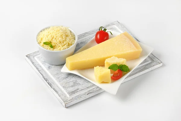 Queijo parmesão ralado — Fotografia de Stock