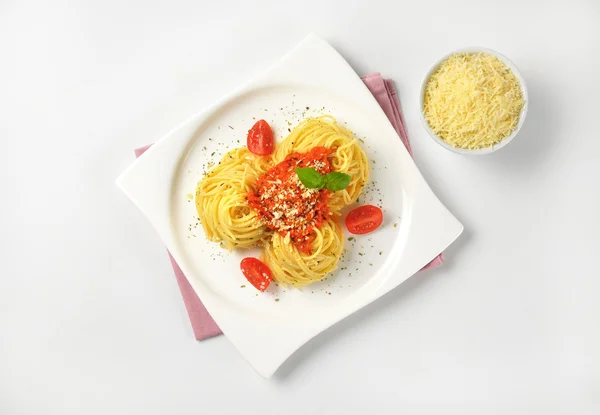 Spaghetti with tomato pesto and parmesan — Stock Photo, Image