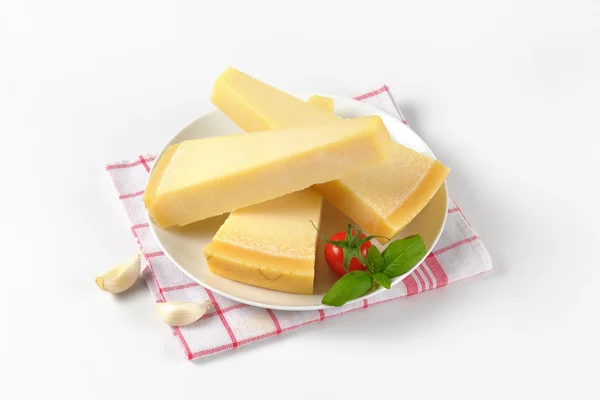 パルメザン チーズのウェッジ — ストック写真