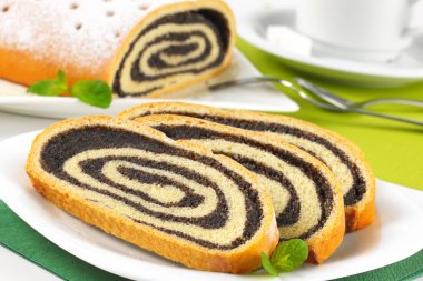 Haşhaşlı rulo dilimlenmiş