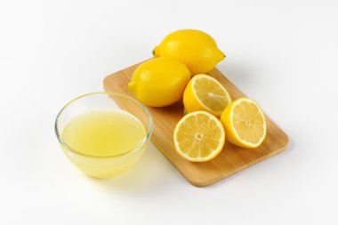 limon suyu ve taze limon