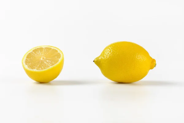 Egy és fél citrom — Stock Fotó