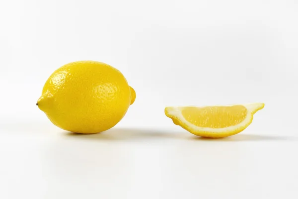 Čerstvé šťavnaté citron — Stock fotografie