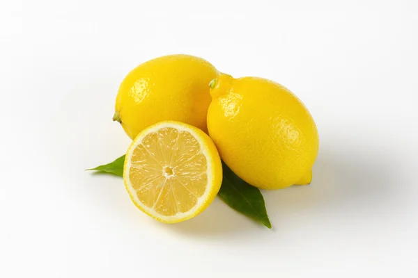 Zweieinhalb Zitronen — Stockfoto