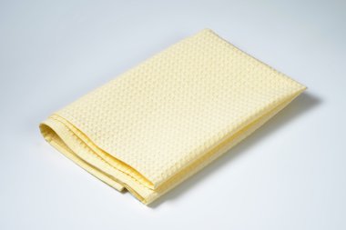 kremsi masa örtüleri