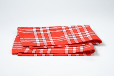 Kırmızı ve beyaz peçete kontrol