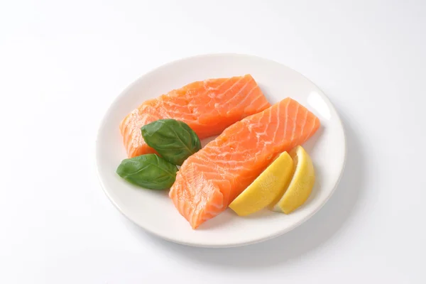 Filetti di salmone crudi — Foto Stock