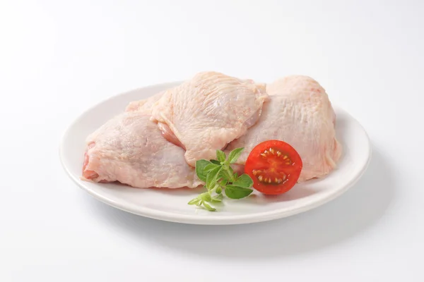 Muslos de pollo crudos — Foto de Stock