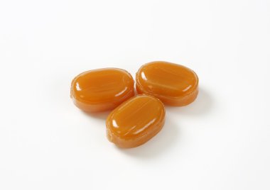 Sert karamel şekerlemeler