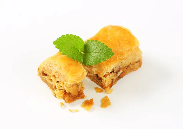 Baklava - phyllo tészta dióval töltve — Stock Fotó