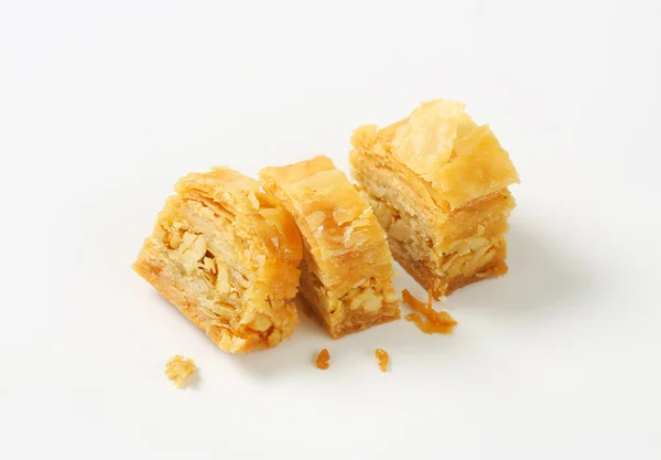 Massa em camadas cheia de nozes (Baklava ) — Fotografia de Stock