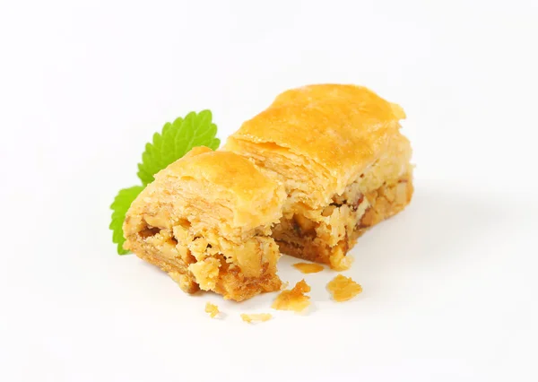 Nut filled layered pastry (Baklava) — Stock Photo, Image