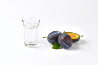 Slivovitz ve taze Erik